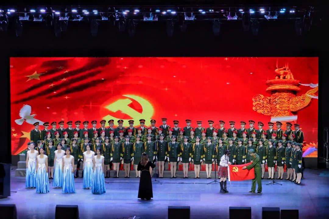 军机大臣穆彰阿是道光的宠臣，咸丰皇帝为何一登基就拿他开刀？